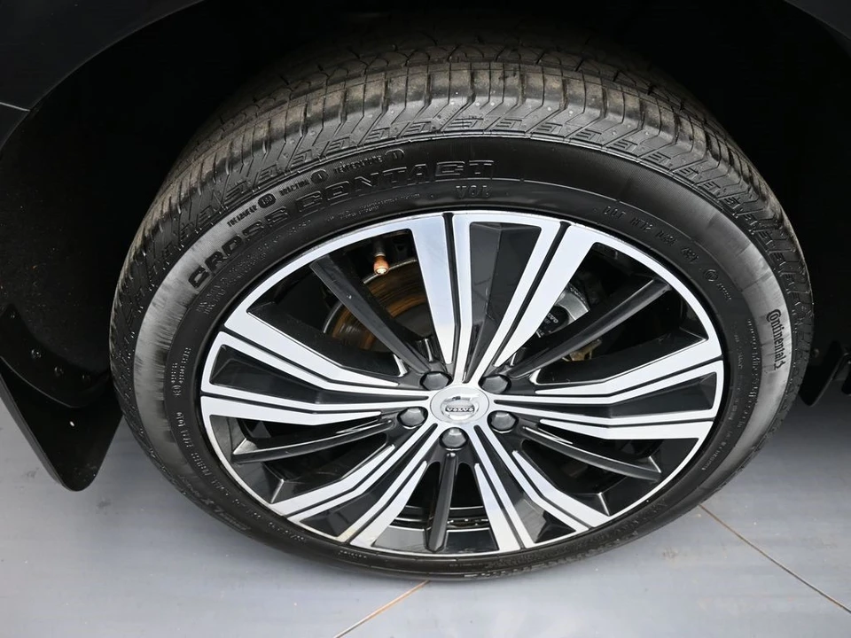 2022 Volvo XC60 2nd Gen - Image 12 of 21