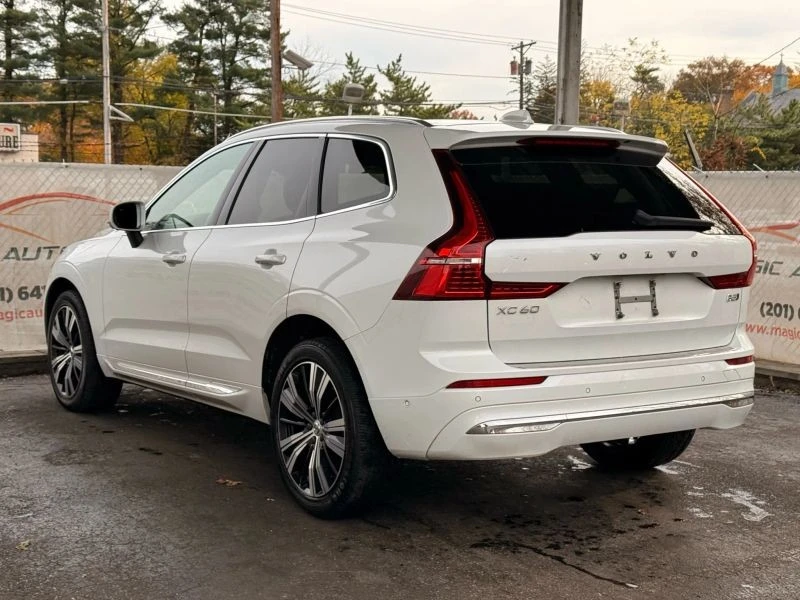 2022 Volvo XC60 2nd Gen - Image 11 of 12
