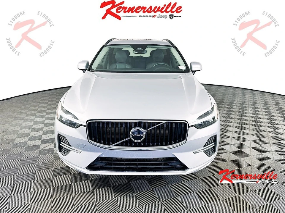 2022 Volvo XC60 2nd Gen - Image 2 of 21