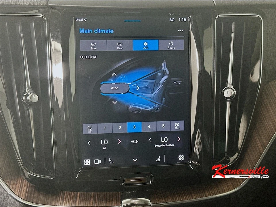 2022 Volvo XC60 2nd Gen - Image 18 of 21