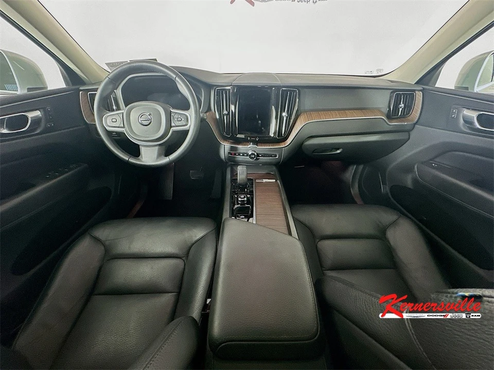 2022 Volvo XC60 2nd Gen - Image 10 of 21