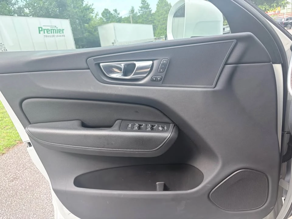 2022 Volvo XC60 2nd Gen - Image 7 of 13