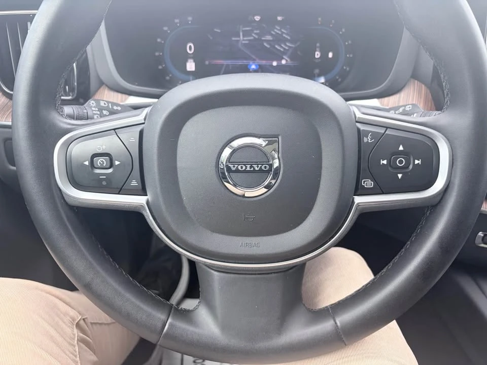 2022 Volvo XC60 2nd Gen - Image 12 of 13