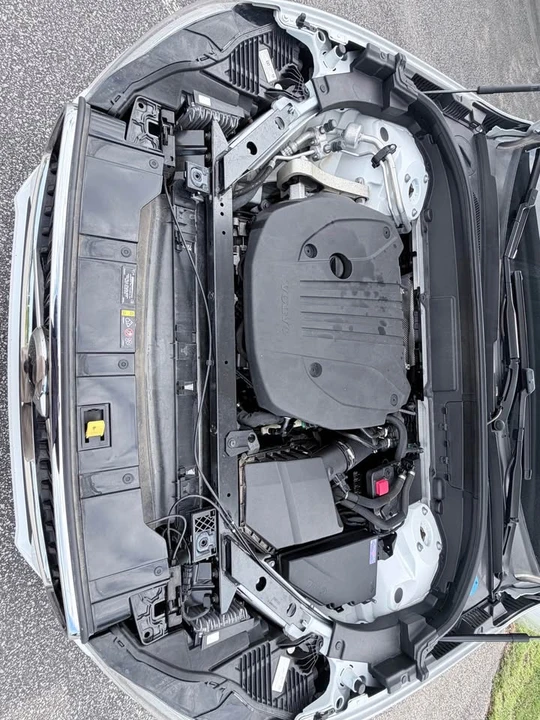 2022 Volvo XC60 2nd Gen - Image 2 of 13