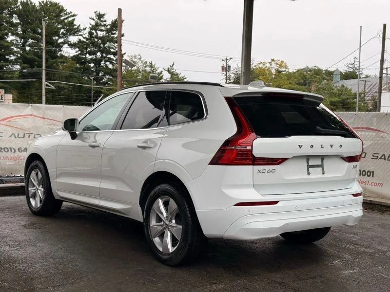 2022 Volvo XC60 2nd Gen - Image 9 of 12