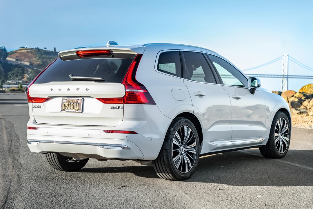 2022 Volvo XC60 2nd Gen - Image 7 of 31