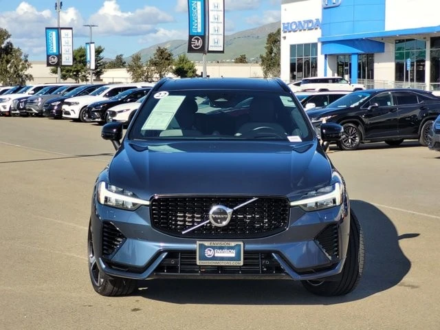 2022 Volvo XC60 2nd Gen - Image 2 of 21