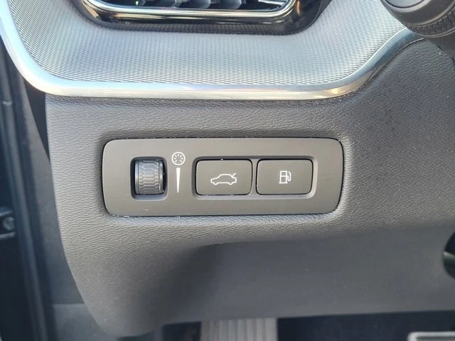 2022 Volvo XC60 2nd Gen - Image 18 of 21
