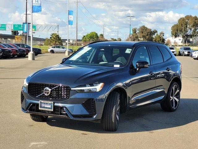 2022 Volvo XC60 2nd Gen - Image 9 of 12