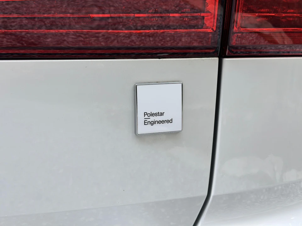2022 Volvo XC60 2nd Gen - Image 16 of 31