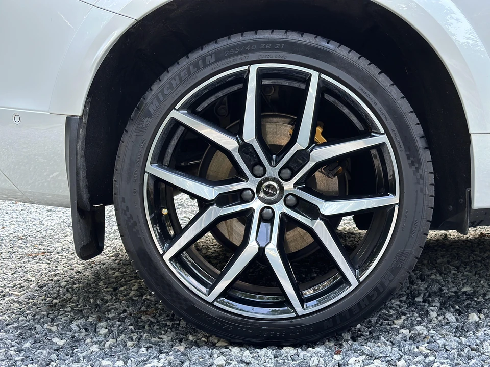 2022 Volvo XC60 2nd Gen - Image 25 of 31