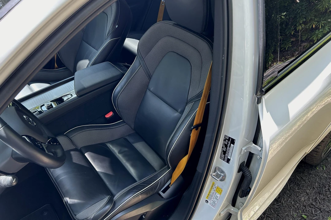 2022 Volvo XC60 2nd Gen - Image 28 of 31