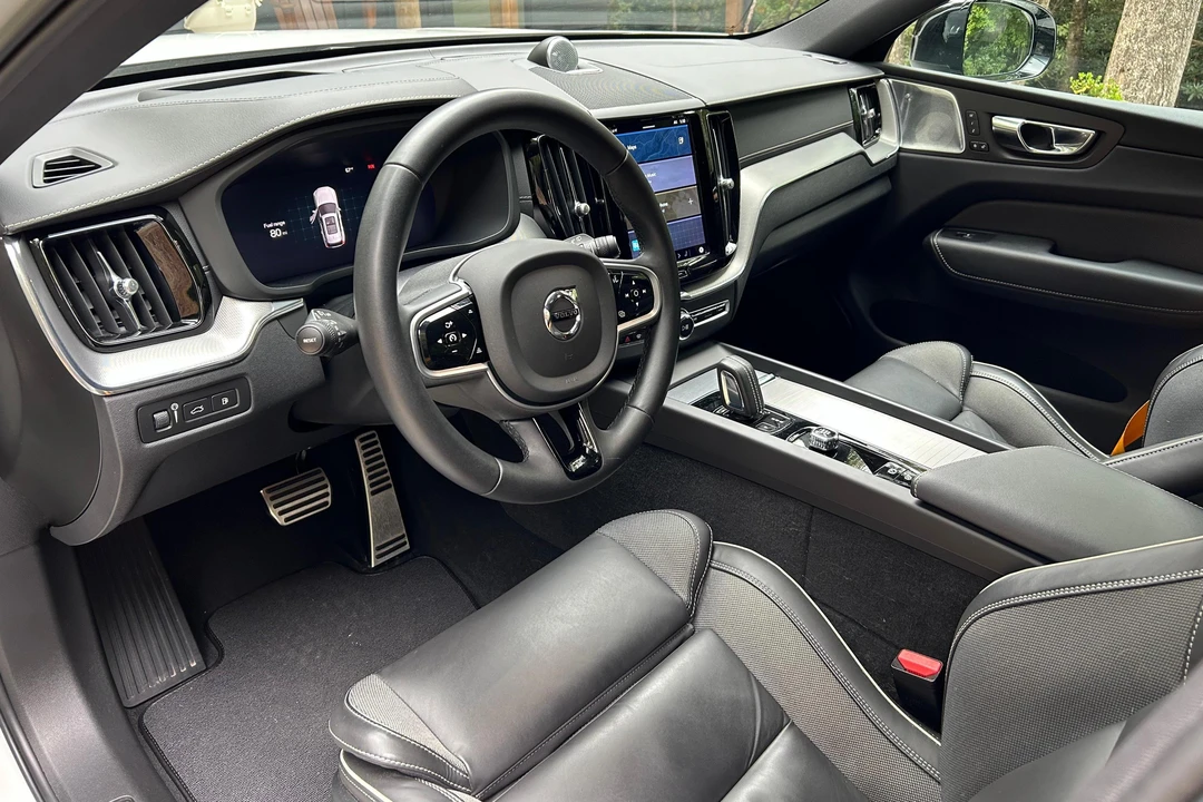 2022 Volvo XC60 2nd Gen - Image 27 of 31