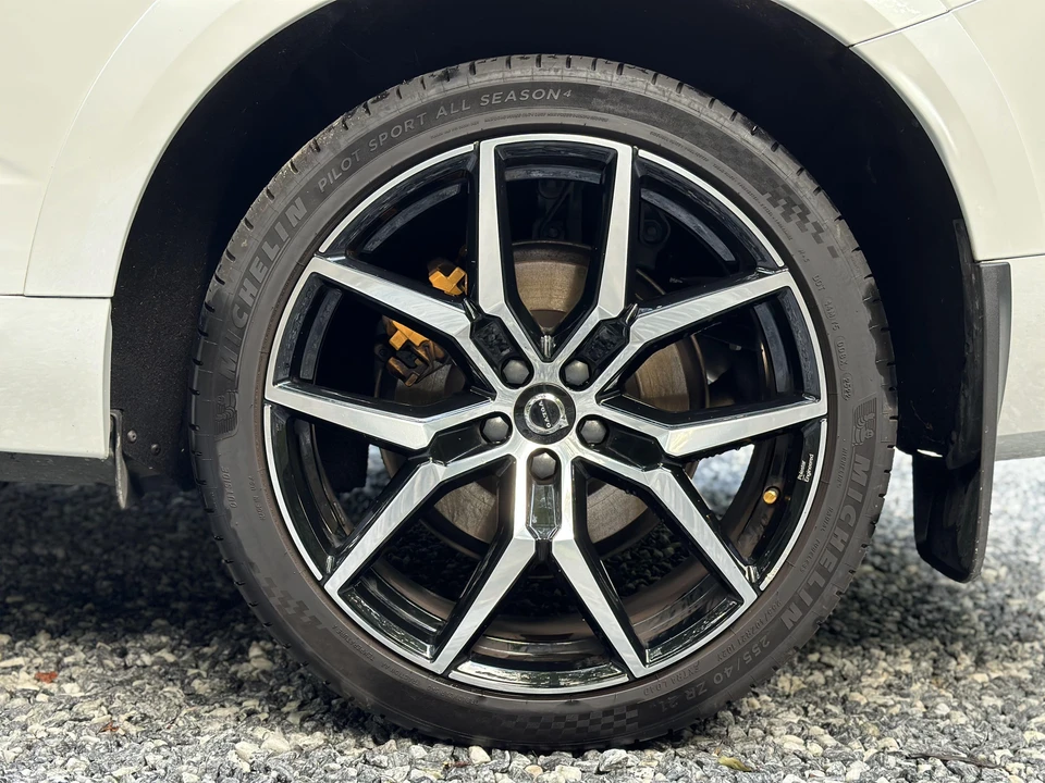 2022 Volvo XC60 2nd Gen - Image 24 of 31