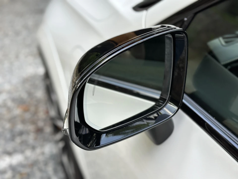 2022 Volvo XC60 2nd Gen - Image 14 of 31