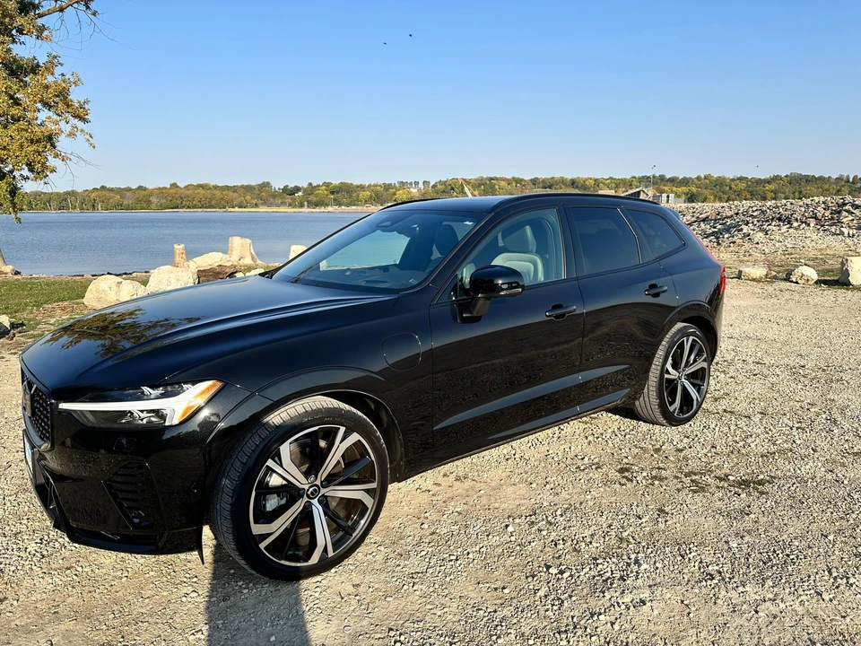2022 Volvo XC60 2nd Gen - Image 9 of 31