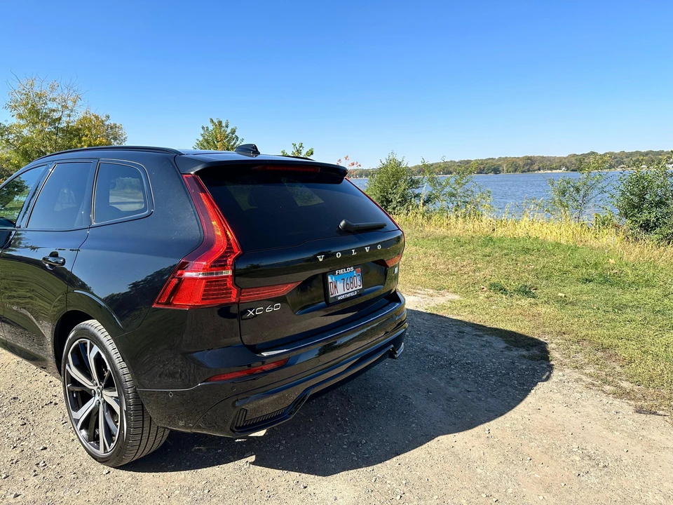2022 Volvo XC60 2nd Gen - Image 27 of 31