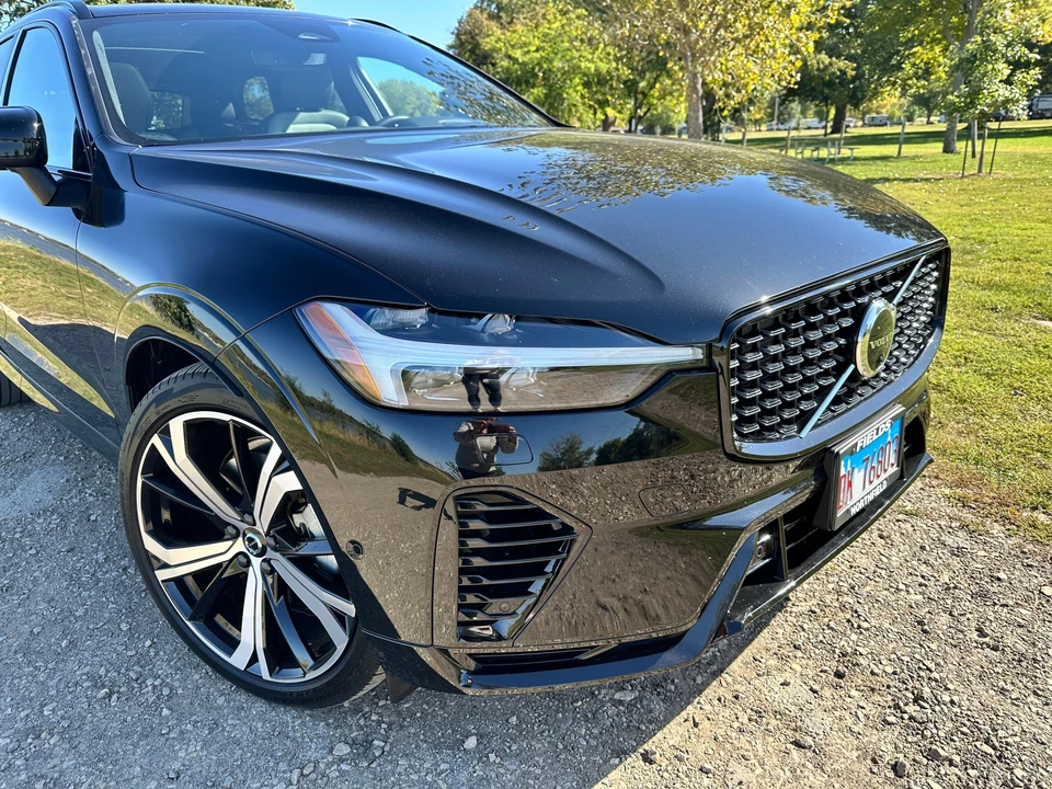 2022 Volvo XC60 2nd Gen - Image 17 of 31