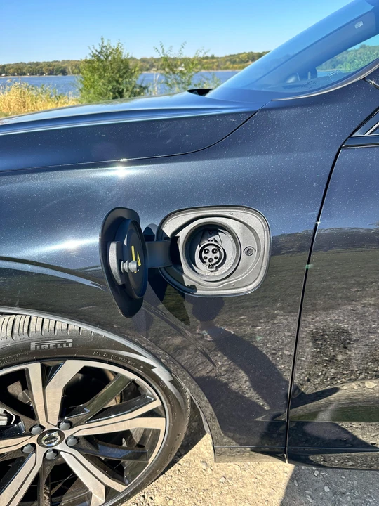 2022 Volvo XC60 2nd Gen - Image 22 of 31