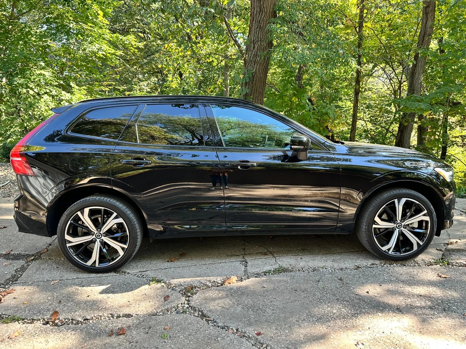 2022 Volvo XC60 2nd Gen - Image 14 of 31