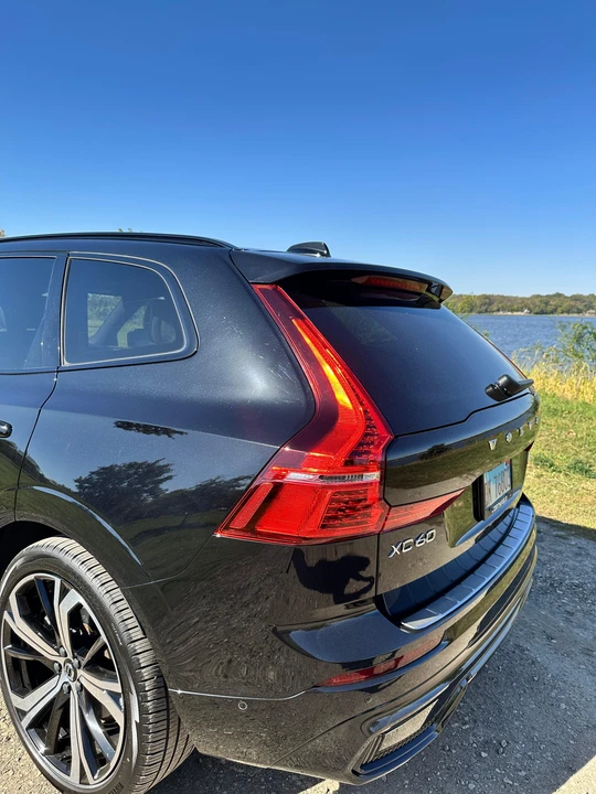 2022 Volvo XC60 2nd Gen - Image 26 of 31