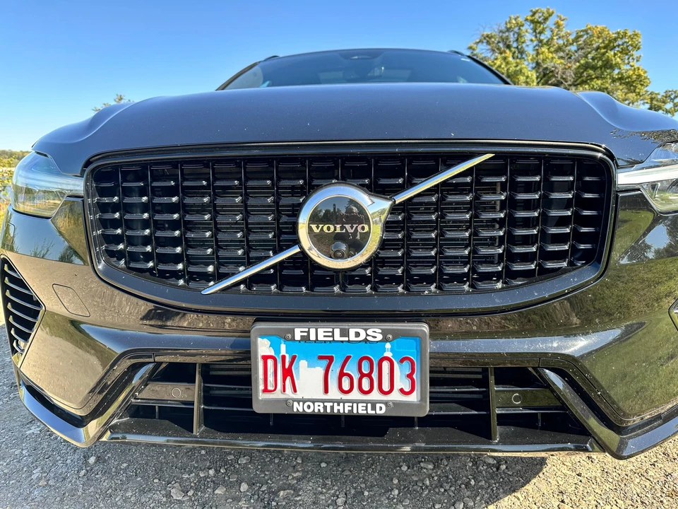 2022 Volvo XC60 2nd Gen - Image 18 of 31
