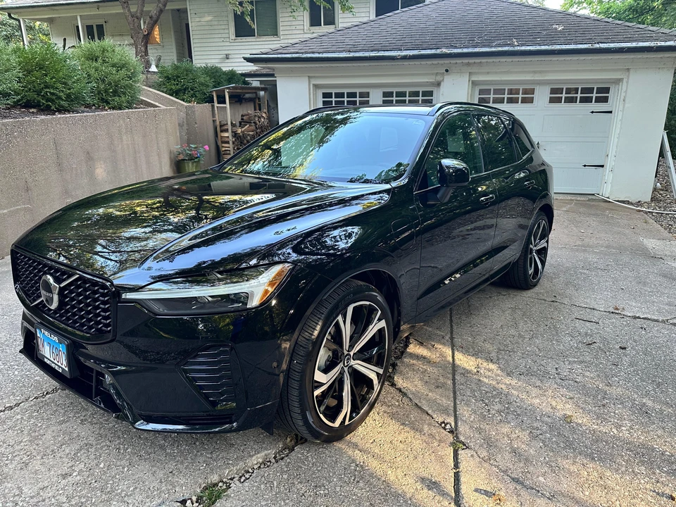 2022 Volvo XC60 2nd Gen - Image 8 of 31
