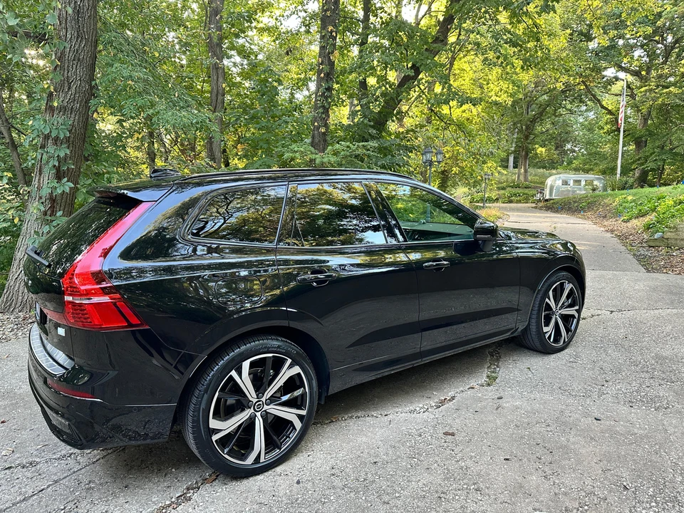 2022 Volvo XC60 2nd Gen - Image 13 of 31