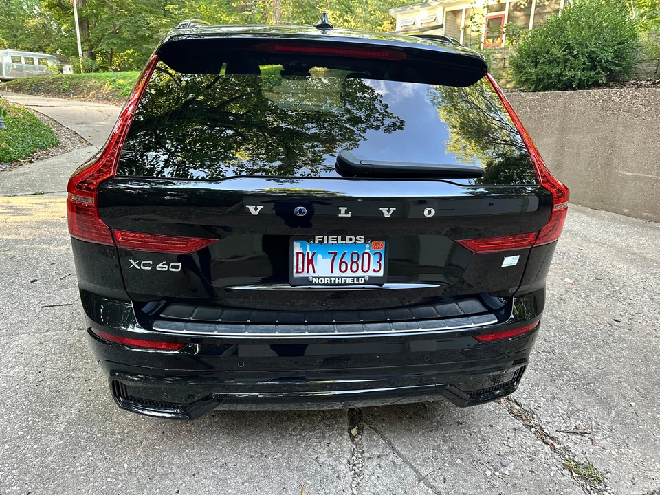 2022 Volvo XC60 2nd Gen - Image 12 of 31