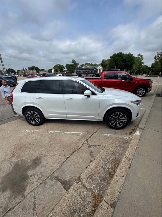 2022 Volvo XC90 2nd Gen - Image 2 of 15