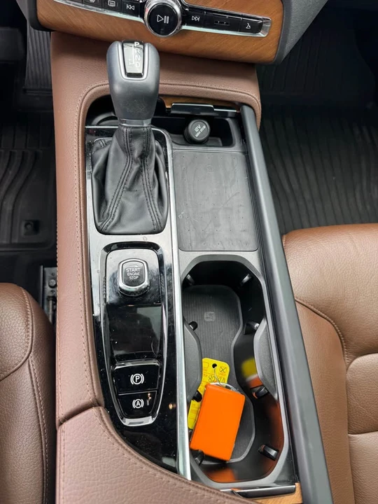 2022 Volvo XC90 2nd Gen - Image 11 of 15