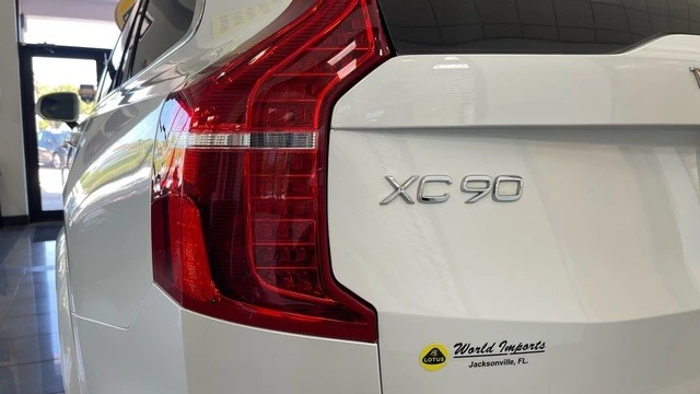 2022 Volvo XC90 2nd Gen - Image 16 of 21