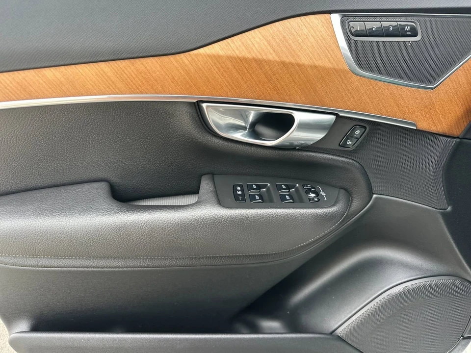 2022 Volvo XC90 2nd Gen - Image 11 of 21