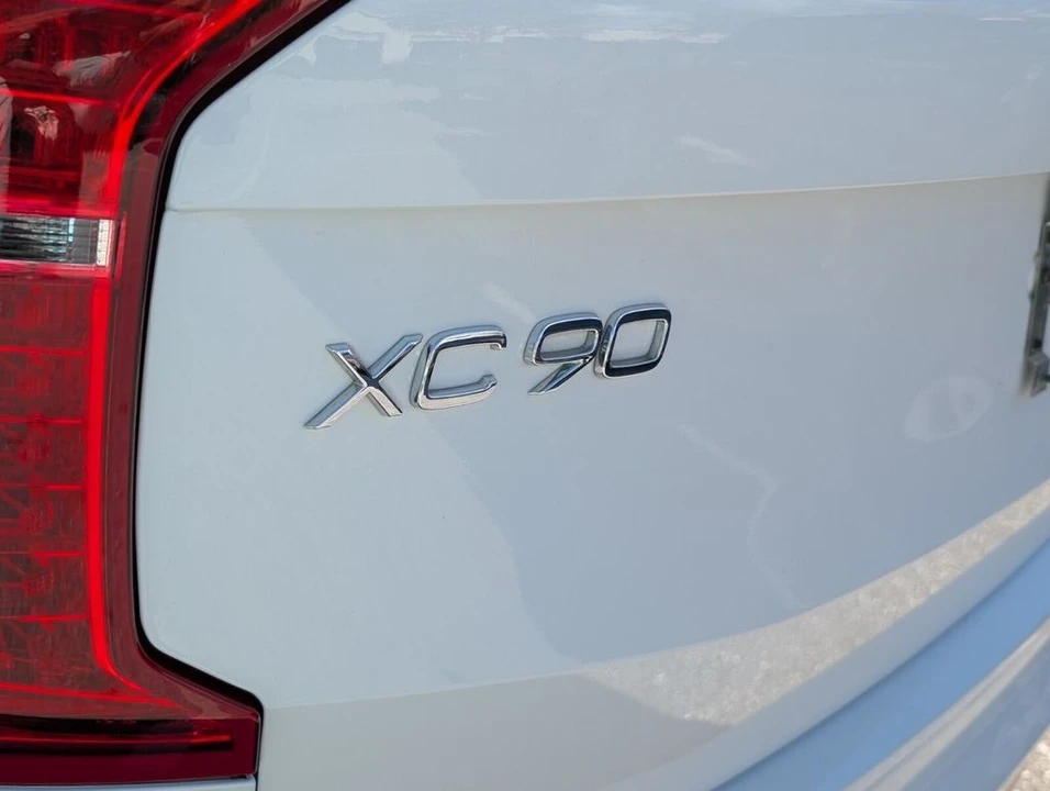 2022 Volvo XC90 2nd Gen - Image 15 of 21