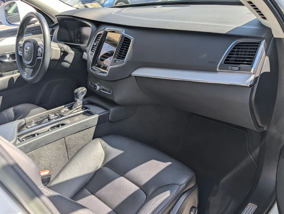 2022 Volvo XC90 2nd Gen - Image 17 of 21