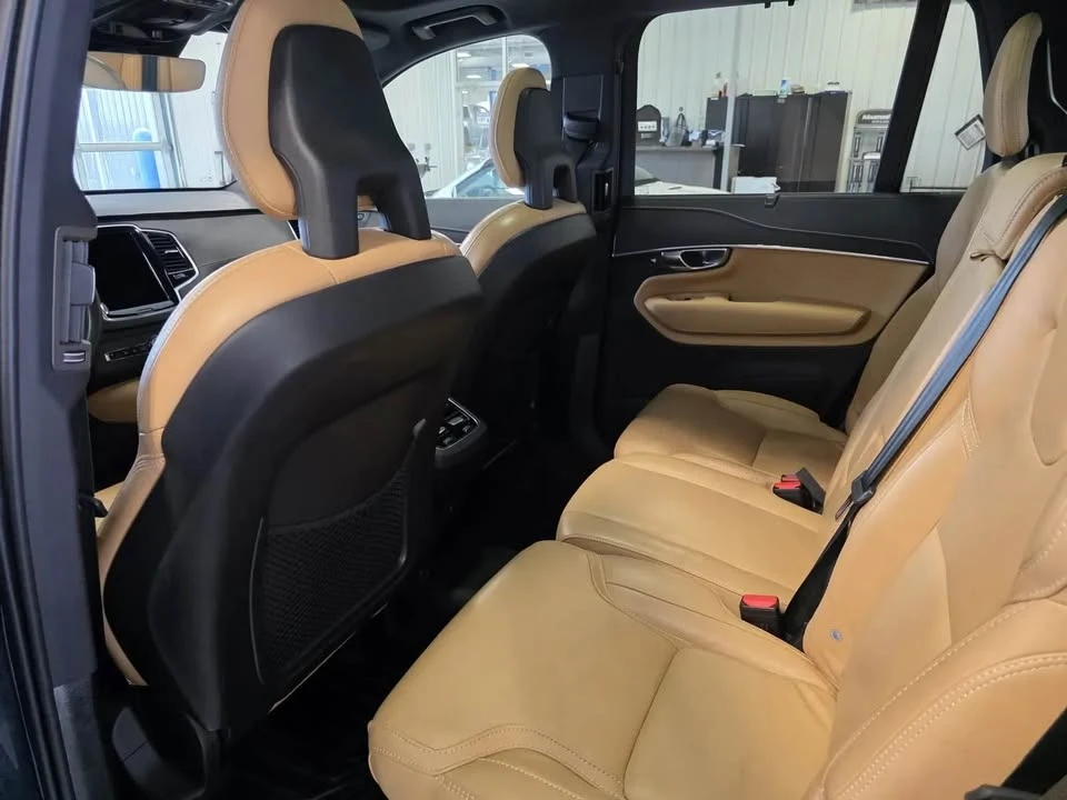 2022 Volvo XC90 2nd Gen - Image 11 of 17