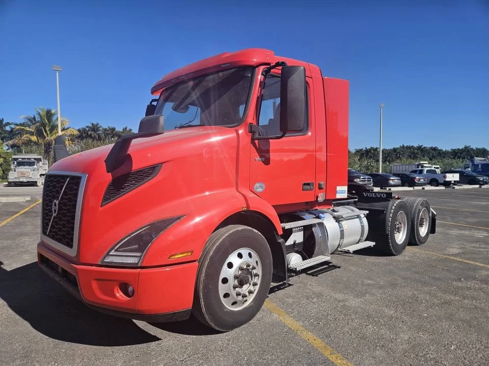 2022 Volvo - Image 19 of 20