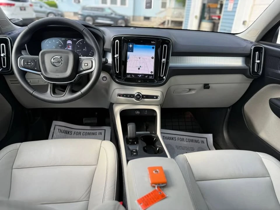 2022 Volvo XC40 - Image 13 of 20