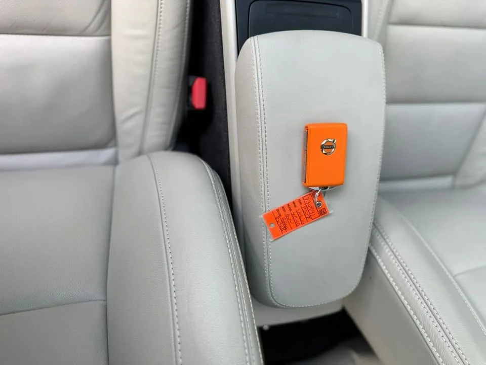 2022 Volvo XC40 - Image 17 of 20