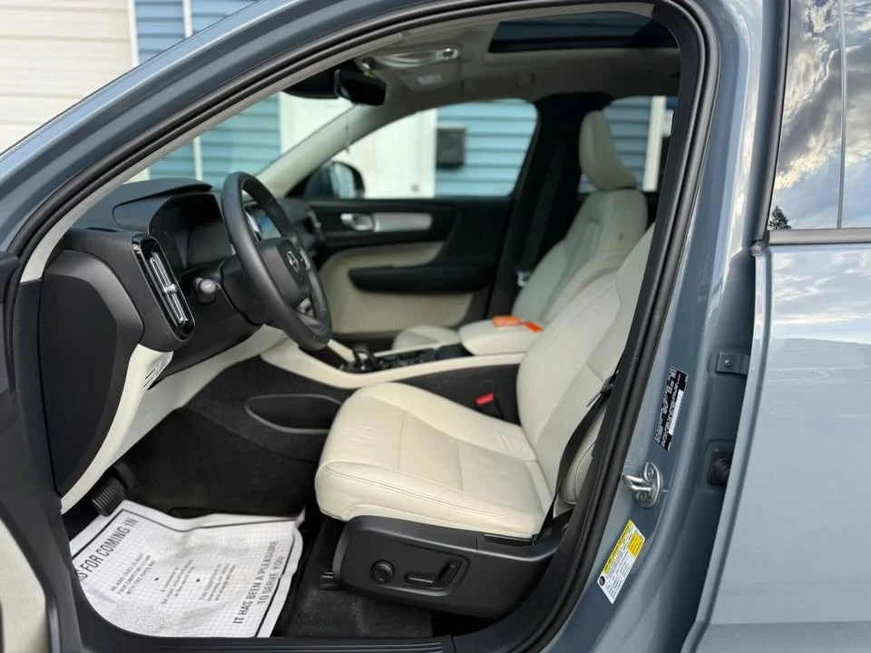 2022 Volvo XC40 - Image 9 of 20