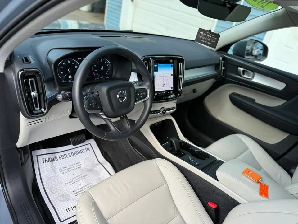 2022 Volvo XC40 - Image 8 of 20