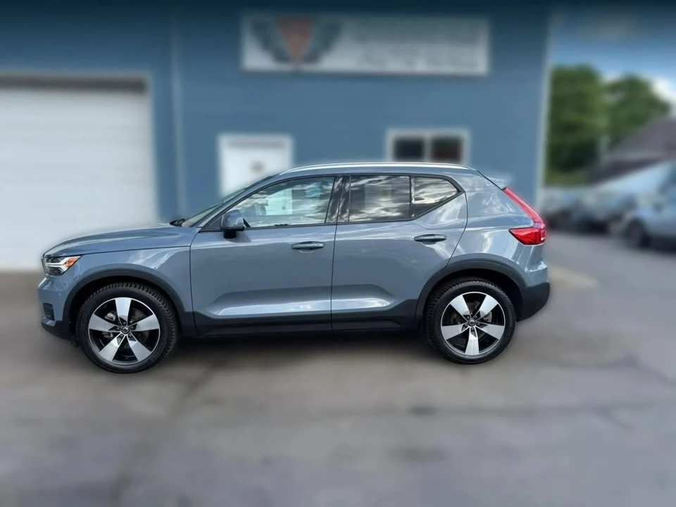 2022 Volvo XC40 - Image 2 of 20