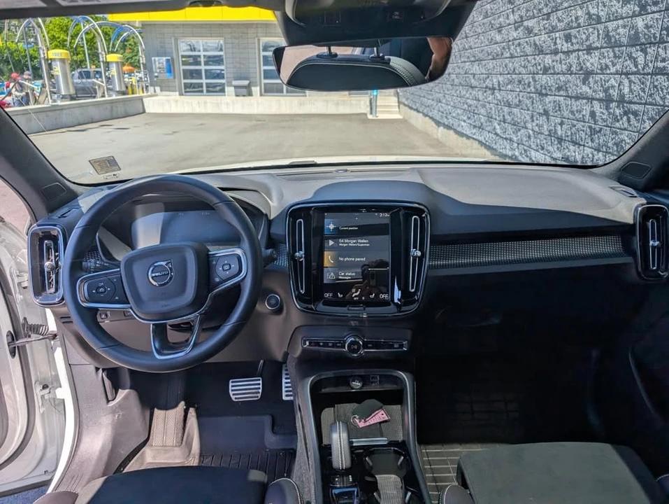 2022 Volvo XC40 - Image 4 of 9