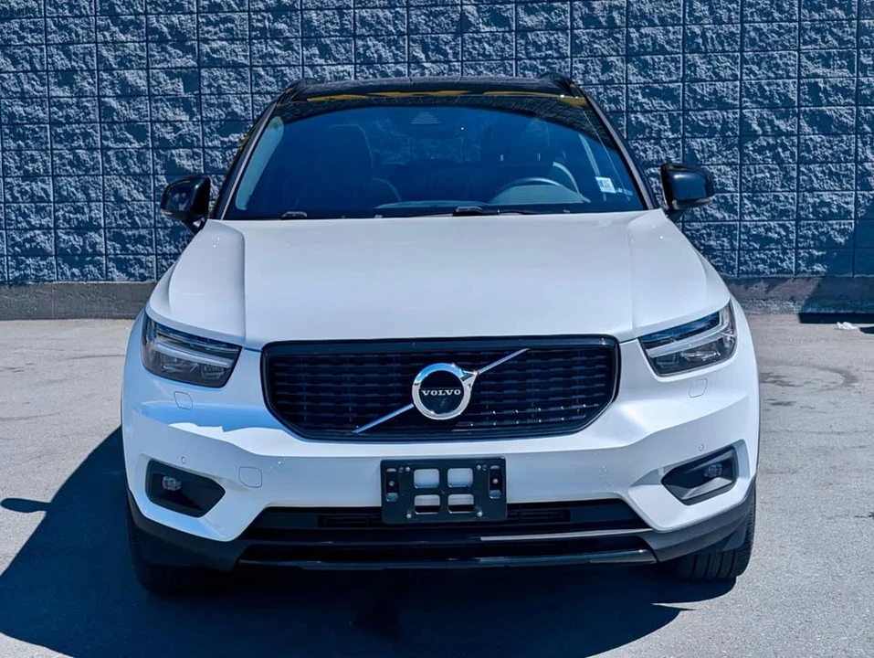 2022 Volvo XC40 - Image 2 of 9
