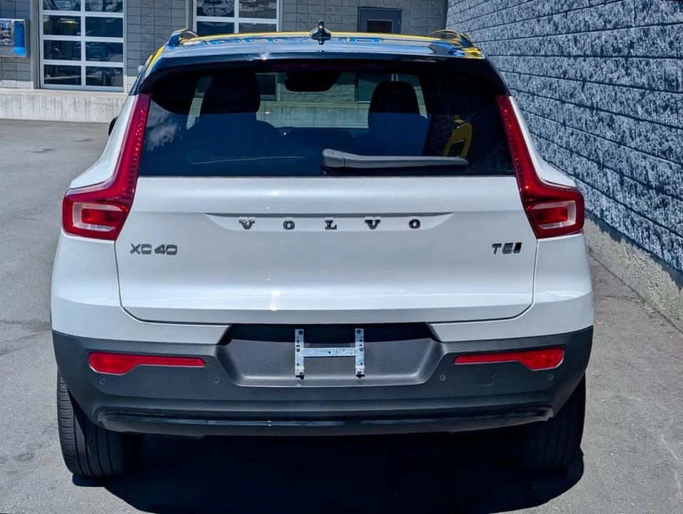 2022 Volvo XC40 - Image 9 of 9