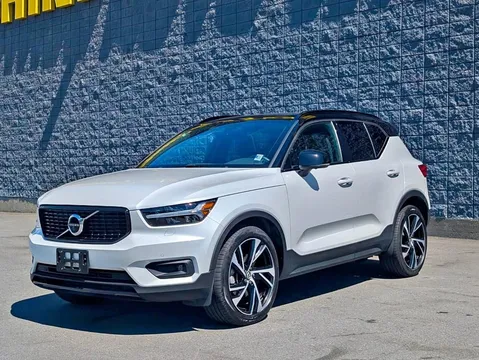 2022 Volvo XC40 T5 AWD R-Design