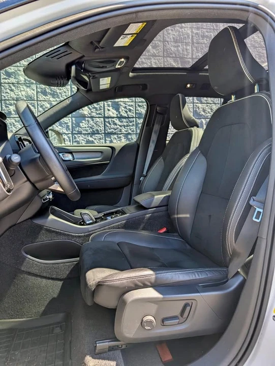 2022 Volvo XC40 - Image 5 of 9