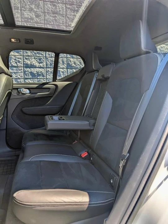 2022 Volvo XC40 - Image 6 of 9