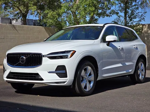 2022 Volvo XC60 B5 Momentum