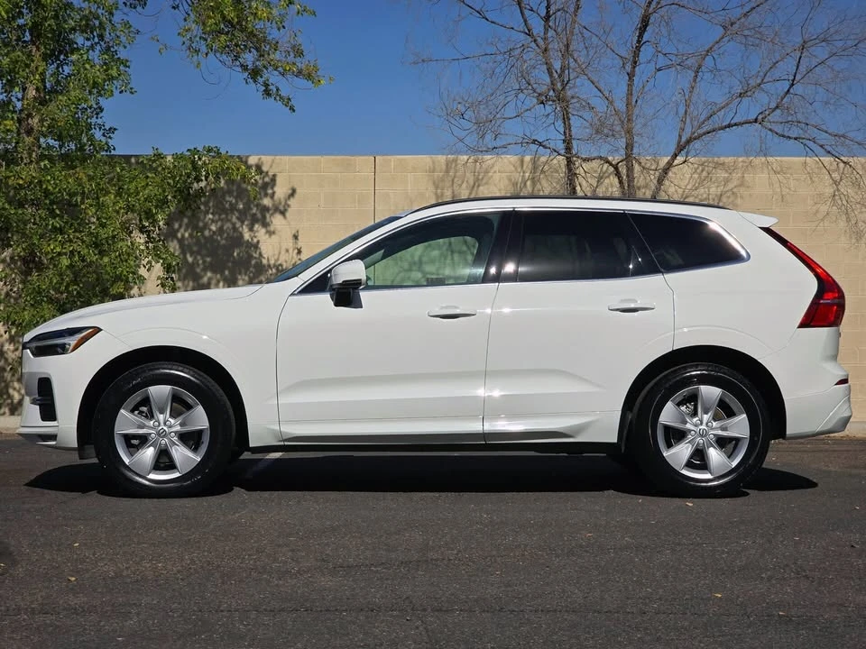 2022 Volvo XC60 2nd Gen - Image 2 of 17